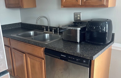 Jeffersontown Condo | Cozy 1-bedroom condo with WiFi, AC in delightful Jeffersontown