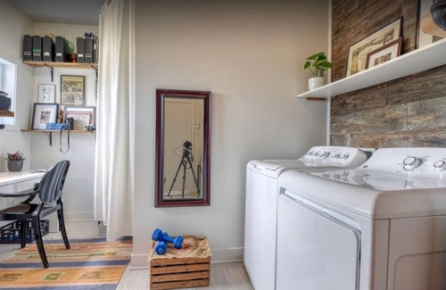 Boisbriand Apartment | Cozy 1-Bedroom Condo for Rent - Perfect VRBO Getaway! with parking!
