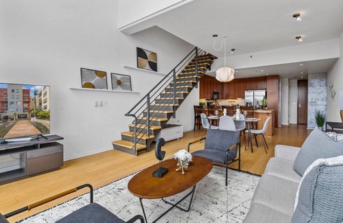 Emeryville Condo | Cozy 1-bedroom condo in fantastic Emeryville with fitness room, WiFi