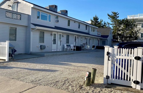Beach Haven Terrace Condo | Cozy 1-bedroom condo in charming Beach Haven Terrace just steps from the beach.