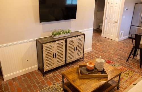 Harvey House | Cozy 1-bedroom guest suite in the safest subdivision! 15min from New Orleans