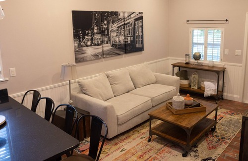 Harvey House | Cozy 1-bedroom guest suite in the safest subdivision! 15min from New Orleans