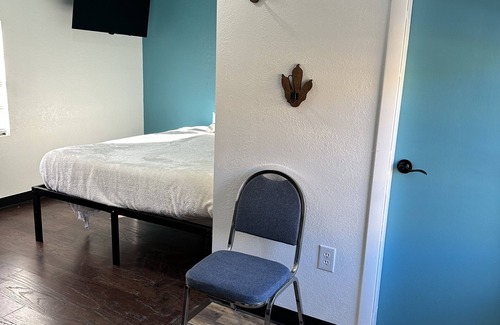 Dinosaur Hotel | Cozy 1-bedroom hotel in charming Dinosaur with WiFi and kitchen