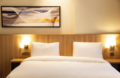 Mecca Hotel | Cozy 1-bedroom hotel with AC, WiFi in charming Makkah