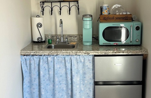 Waverly Apartment | Cozy 1-bedroom in enchanting Waverly with WiFi, AC in the Country