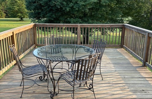 Waverly Apartment | Cozy 1-bedroom in enchanting Waverly with WiFi, AC in the Country