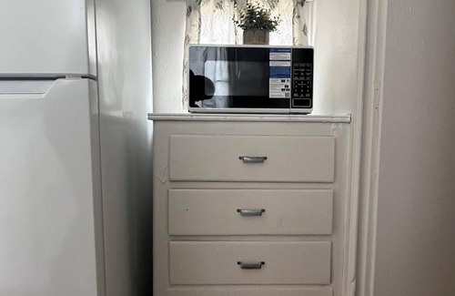 Tyrone House | Cozy 1-bedroom mobile home with WiFi, AC in charming Silver City