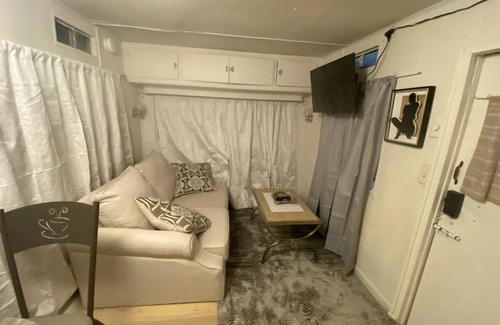 Tyrone House | Cozy 1-bedroom mobile home with WiFi, AC in charming Silver City