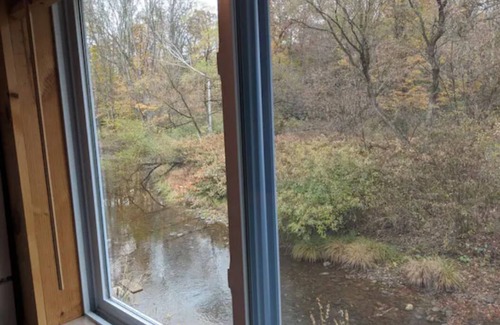 Port Matilda Condo | Cozy 1 bedroom on the creek 15 min drive to State College