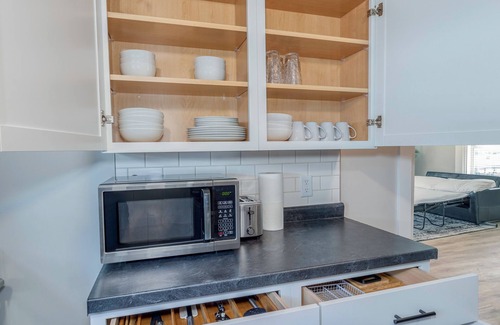 Greencastle Apartment | Cozy 1-Bedroom Retreat Near DePauw University & Downtown Greencastle!