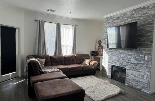 Aurora Condo | Cozy 1-bedroom shared space condo with WiFi, pool, and AC in enchanting Aurora