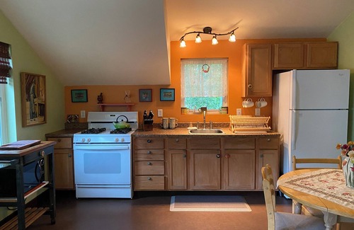 Rose Park Apartment | Cozy 1-bedroom stand alone apartment in fantastic Missoula, MT.!