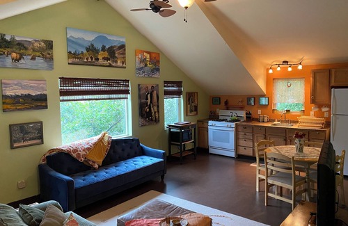 Rose Park Apartment | Cozy 1-bedroom stand alone apartment in fantastic Missoula, MT.!