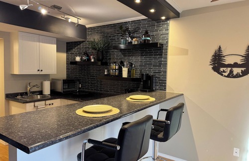 Yellowknife House | Cozy 1-bedroom suite close to downtown