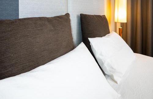 Parramatta Apartment | Cozy 1 bedroom unit in parramatta Pool,Spa,Dining