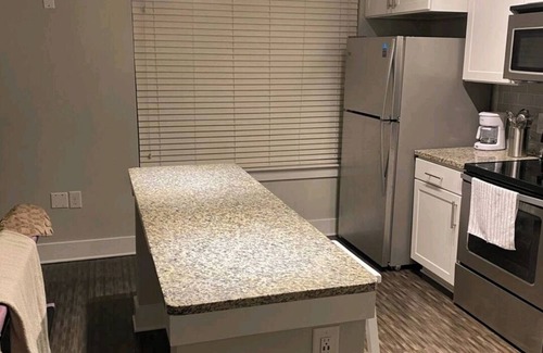 North Druid Hills Apartment | Cozy 1 bedroom with courtyard pool view