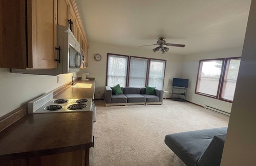 Duluth Cabin | Cozy 1 BR, 1 bath cabin in wonderful Duluth with WiFi, AC on a gorgeous lake