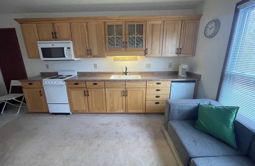 Duluth Cabin | Cozy 1 BR, 1 bath cabin in wonderful Duluth with WiFi, AC on a gorgeous lake