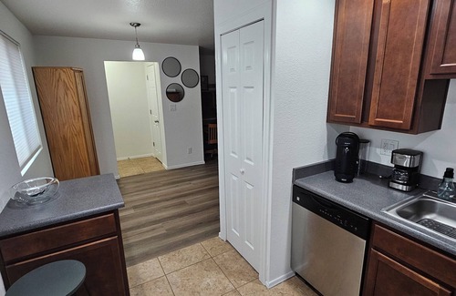 South Scottsdale Condo | Cozy 1-BR condo with AC, pool, fitness room in Scottsdale