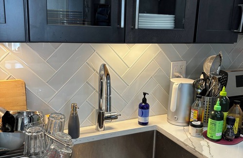 Yonkers Condo | Cozy 1-private room in a shared condo with AC and WiFi in Yonkers