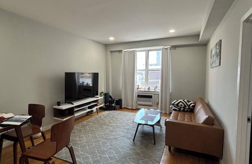 Yonkers Condo | Cozy 1-private room in a shared condo with AC and WiFi in Yonkers