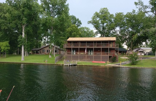 Mountain Pine Cabin | COZY #1 WATERFRONT LOG CABIN - COZY ACRES LODGE