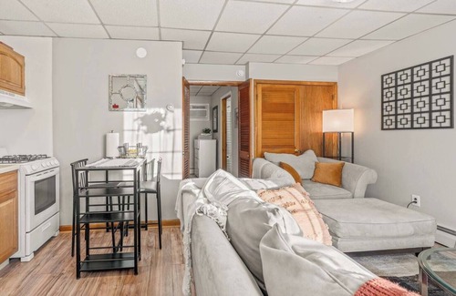 Swarthmore Apartment | Cozy 1B/1B Cottage in Town Center Swarthmore w/Doorstep Parking!