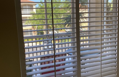 McGregor Condo | Cozy 1bed 1bath condo near Sanibel Island. Pool, fitness, hot tub.