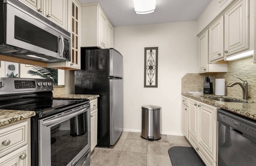 South Baton Rouge House | Cozy 1Bed Retreat! Fenced in Patio! Pool!