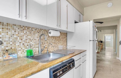 Hollywood Lakes Apartment | Cozy 1BR by the Ocean-Walk to Shops, Dine & Bike