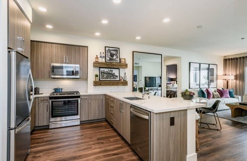 Heritage District Condo | Cozy 1BR Condo at Flats at Cityline: Relax & Enjoy