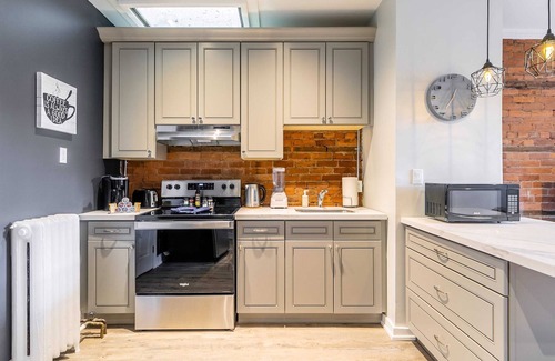 Central Hamilton Apartment | Cozy 1BR Condo Unit on James Street North!
