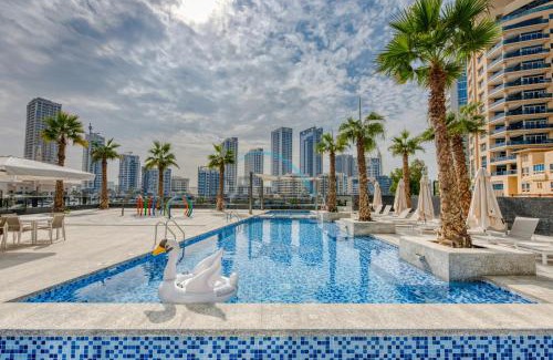 Dubai Marina Apartment | Cozy 1BR Getaway in Sparkle Tower 3, Dubai Marina buy Deluxe Holiday Homes