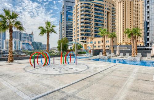 Dubai Marina Apartment | Cozy 1BR Getaway in Sparkle Tower 3, Dubai Marina buy Deluxe Holiday Homes