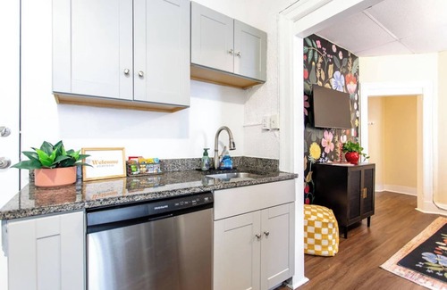 Bloomfield Apartment | Cozy 1BR Near Hospitals & Park