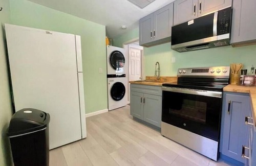 Bothell House | Cozy 1BR w/Garden Oasis and Free Parking