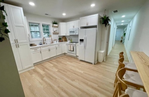 Church Street Apartment | Cozy 2/1 Duplex 10 minutes from ATL Airport- Unit B
