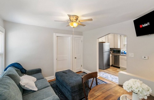Highwood Apartment | Cozy 2 bed Apt- 2 train stops to the Naval Base!