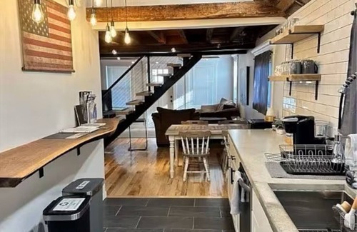 Parish House | Cozy 2-bedroom 1 bath Townhome close to I81 Perfect for Snowmobilers and Anglers