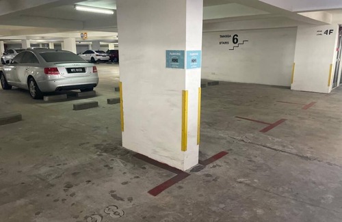 Taman Johor Jaya Apartment | Cozy 2-bedroom apartment in wonderful Johor Bahru with AC, fitness room