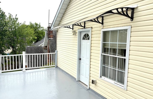 Forest Hill Apartment | Cozy 2-bedroom apartment with WiFi, AC, large outdoor balcony