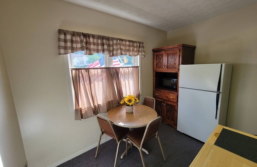 Buckhannon Apartment | Cozy 2-bedroom apartment nestled between Wesleyan & Academy School with AC, WiFi