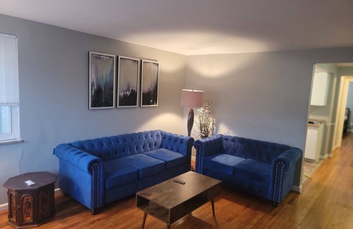 Deer Park Apartment | Cozy 2 bedroom Apartment close to kenwood mall and all major amentiies
