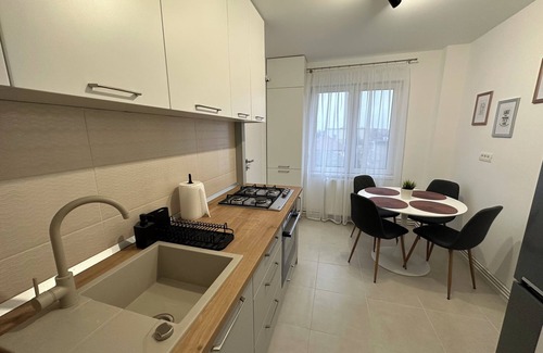 Timisoara Apartment | Cozy 2-bedroom apartment in Timisoara central with garage