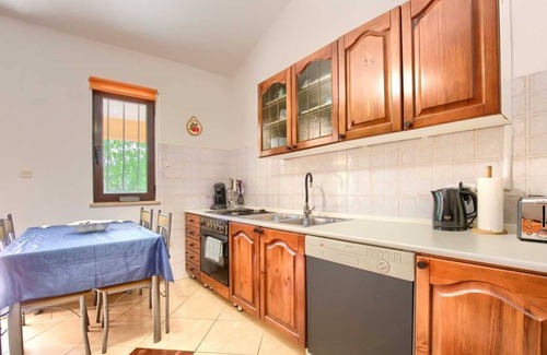 Vinkuran Apartment | Cozy 2-Bedroom apartment, Pet Friendly
