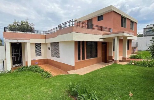 La Paz House | ★Cozy 2 bedroom Apartment ★ Large Yard ★ Paradise★