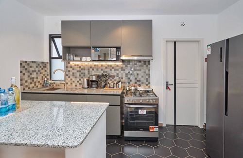 Ruiru Apartment | Cozy 2-bedroom apartment in Tatu City with gym, pool, & restaurant in the estate