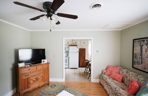 Lake Michigan Beach House | Cozy 2-bedroom bungalow in peaceful Coloma, close to beaches