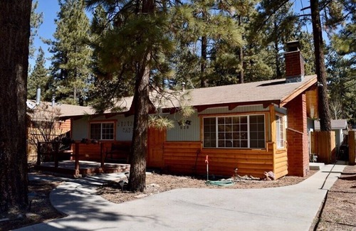 Peter Pan Cabin | Cozy 2-bedroom cabin in lovely Big Bear