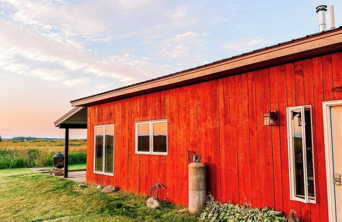 Kincheloe Cabin | Cozy 2-bedroom cabin in charming Pickford with WiFi
